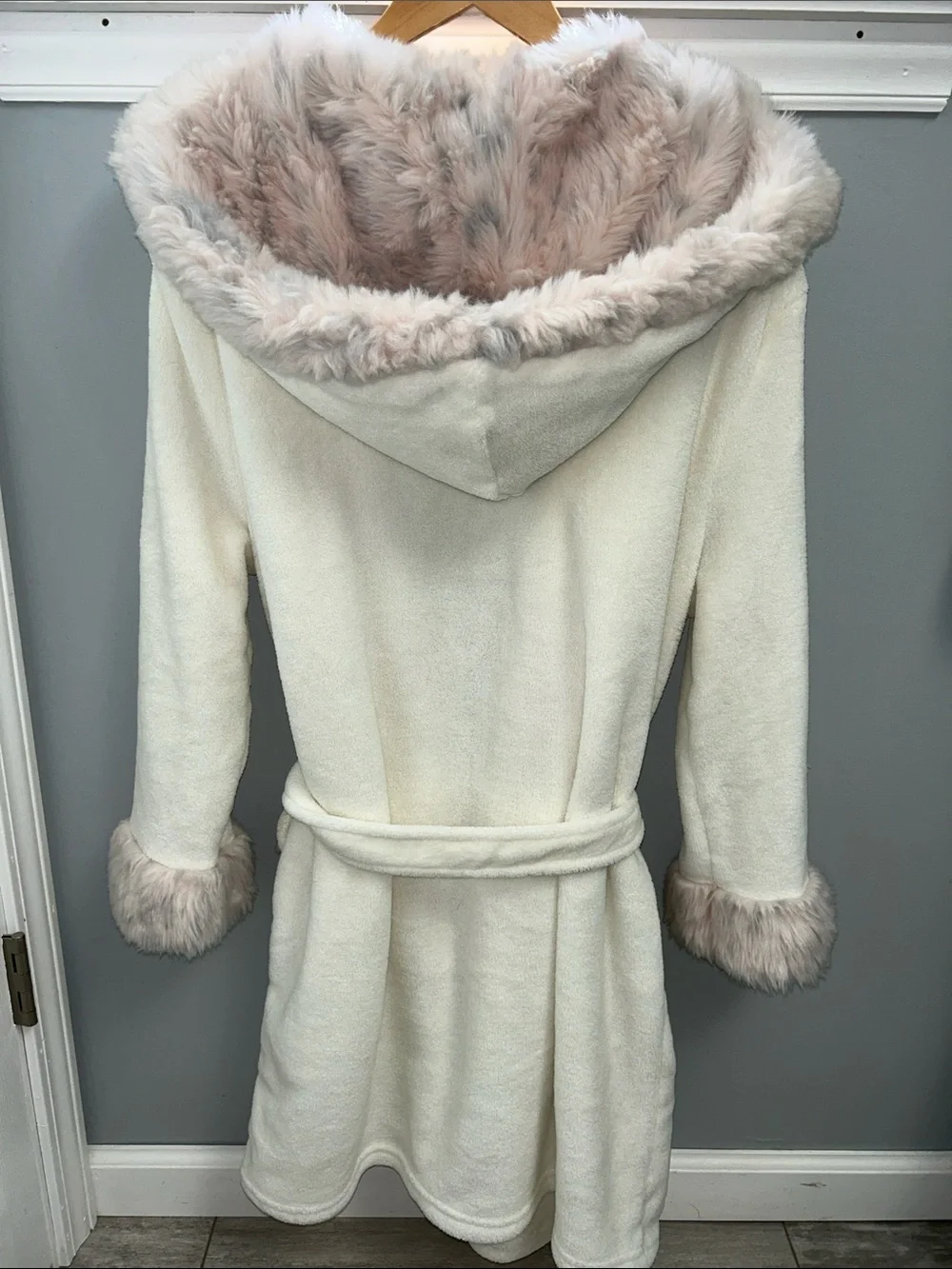 Pottery Barn Teen Leopard Faux-Fur Trim Hooded Robe